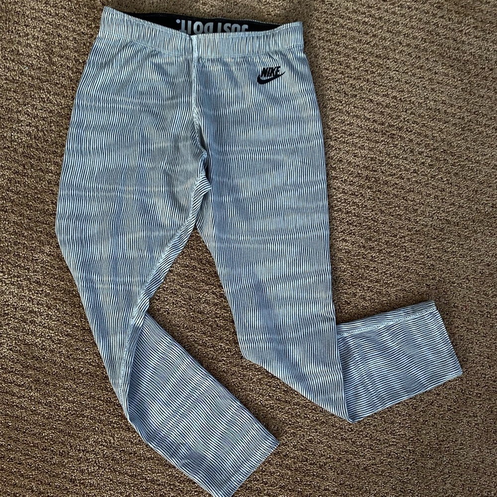 Nike Cropped Leggings